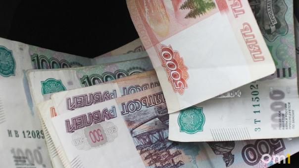 Омич повёлся на красивую рекламу и потерял почти миллион рублей