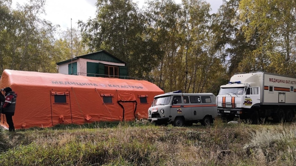 В Омской области на тактичном полигоне развернули круглосуточный полевой мобильный медицинский пункт