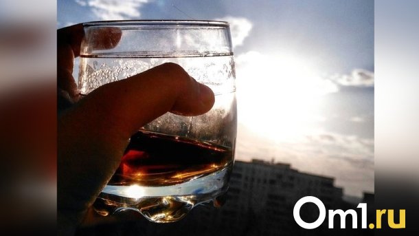 У Центрального рынка в Новосибирске собралась огромная толпа