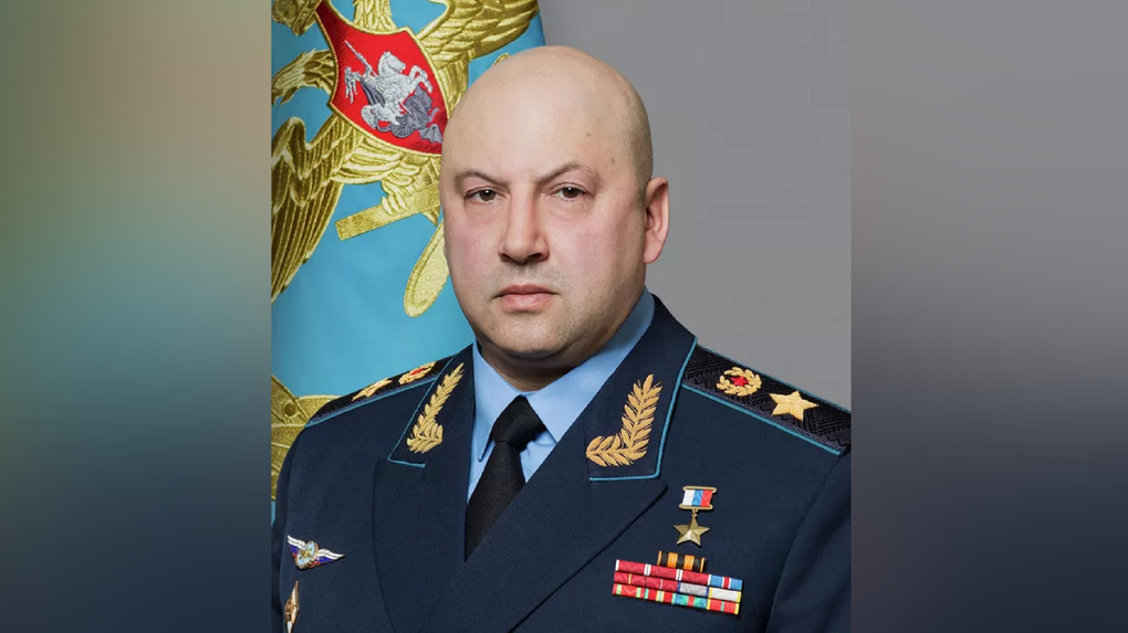 Генерала Суровикина из Новосибирска назначили командующим войсками в зоне спецоперации