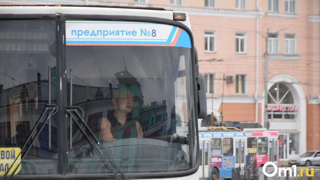 В Омске не хватает 60 водителей автобусов и 21 кондуктора
