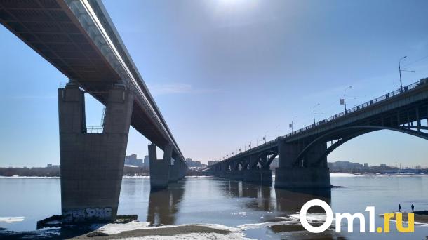 В Новосибирске на полгода сузят проезжую часть на Октябрьском мосту