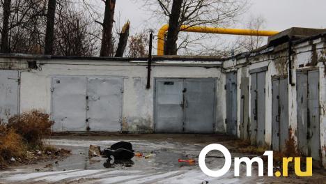 Омича, который провёл канализацию в общий подземный гараж, заставили всё убрать