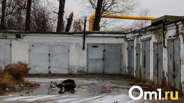 Омича, который провёл канализацию в общий подземный гараж, заставили всё убрать