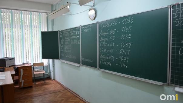 Суд обязал омских чиновников продлить гарантийный срок ремонта школьного спортзала
