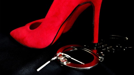 В порыве страсти: новосибирцы скупают наручники и эротическое бельё ко Дню святого Валентина