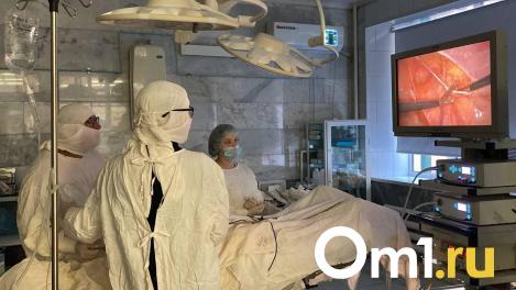 Ювелирная работа: хирурги спасли омича от остановки сердца, удалив два осколка от снаряда