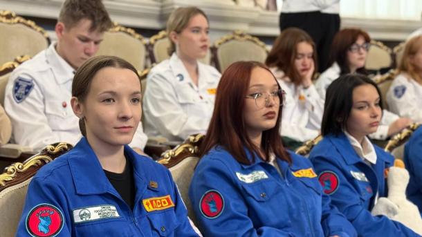 200 студентов из 12 регионов начали работать в новосибирских больницах