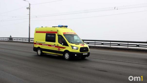 Нога деформирована: омичу, упавшему во время работы, выплатили 150 000 рублей компенсации