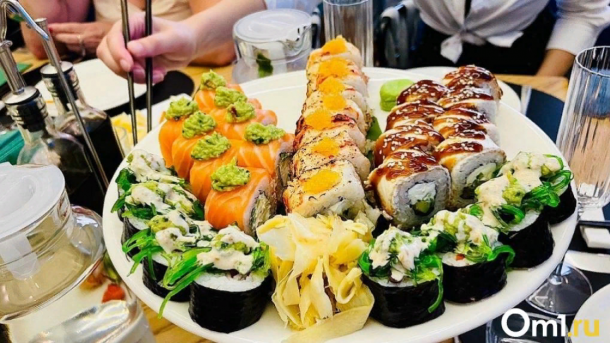 Следователи начали проверку после отравления роллами в Новосибирске