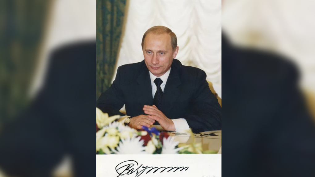 «Первый» автограф Путина пытаются продать в Новосибирске за 900 тысяч рублей