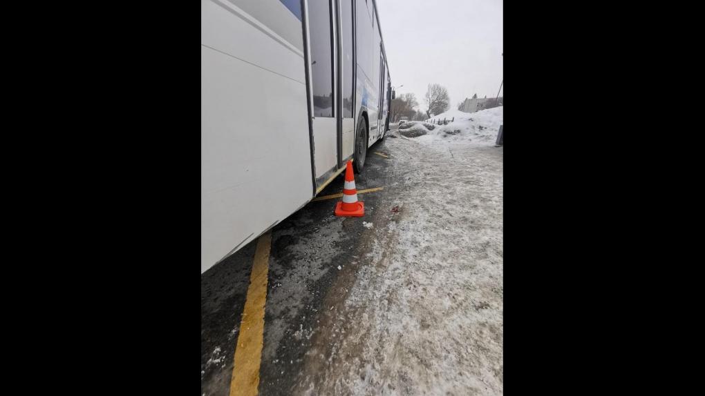 В Омске автобус сбил 62-летнего мужчину