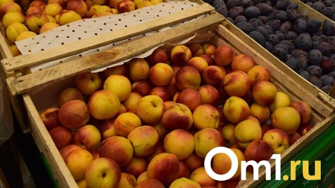 В Омск пытались провезти 30 тонн небезопасных нектаринов и черешни