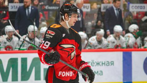 Форвард «Авангарда» Ткачёв: «Лёгкой жизни не было, но мы оказались удачливее»