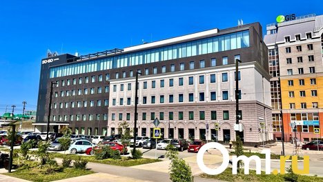 В новый омский отель на Щербанёва завезли мебель