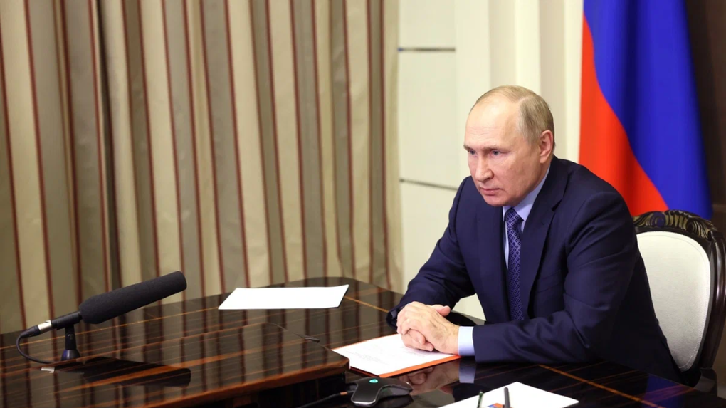 Владимир Путин по телефону проинформировал Лукашенко о ситуации в России