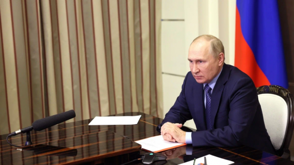 Владимир Путин по телефону проинформировал Лукашенко о ситуации в России