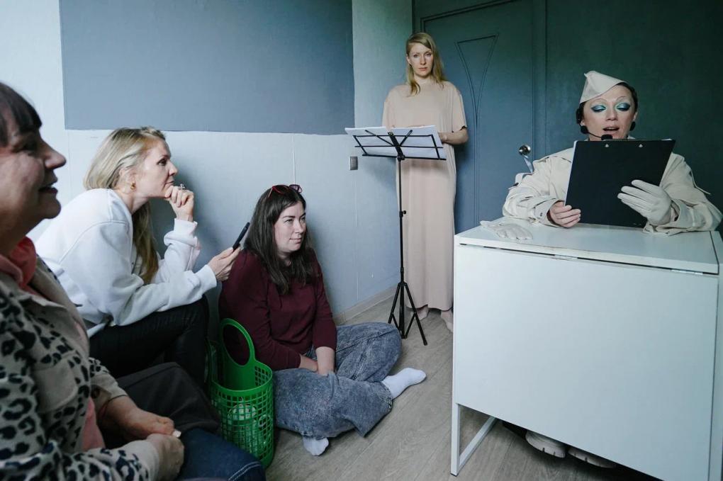 «После реанимации заново училась сидеть»: актриса с инвалидностью рассказала о пути к театру