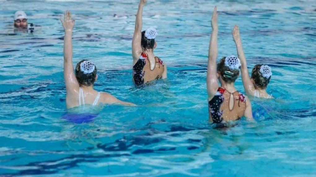 В Омске впервые прошли соревнования по синхронному плаванию