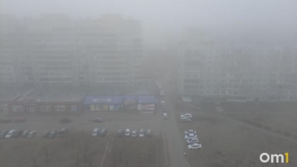 На дорогах Омской области возник повышенный риск аварий из-за плохой видимости