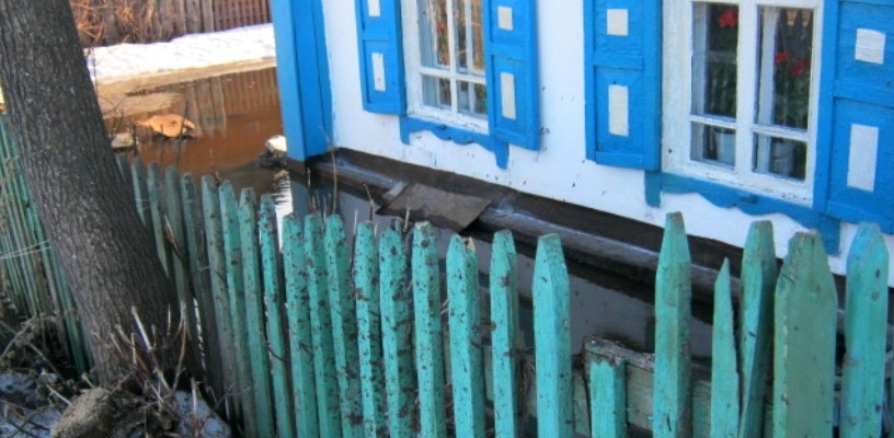 МЧС: в Исилькуле остался подтоплен один дом