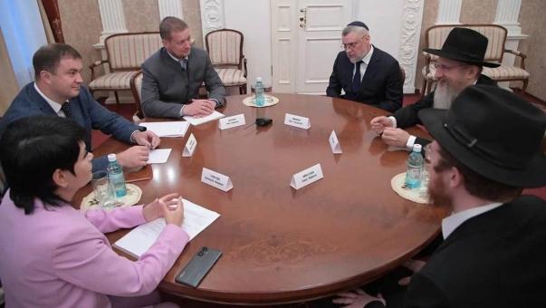В Омске прошла встреча Виталия Хоценко и главного раввина России