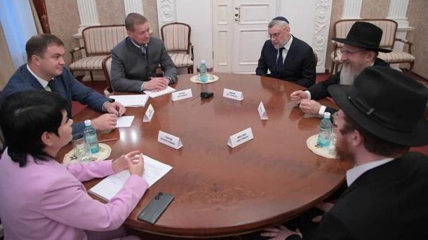 В Омске прошла встреча Виталия Хоценко и главного раввина России