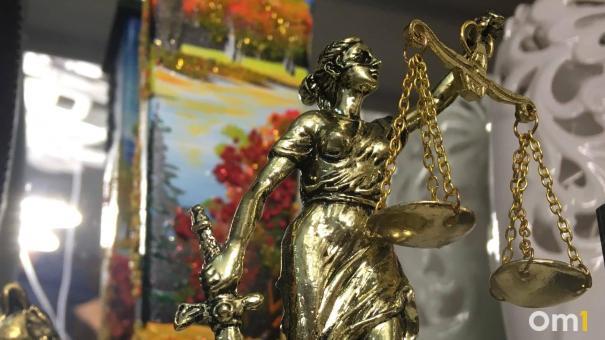 В Омске будут судить молодого парня за хищения с «Пушкинской карты»