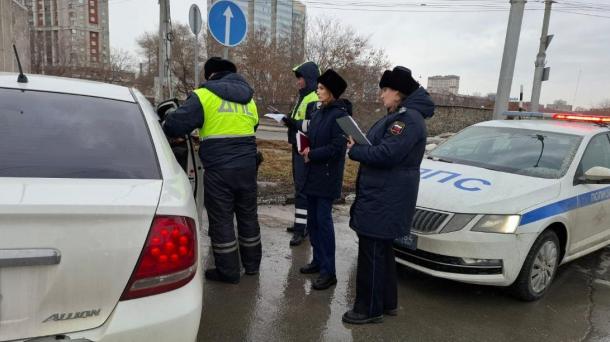 Массовые рейды по выявлению должников проходят на дорогах Новосибирска