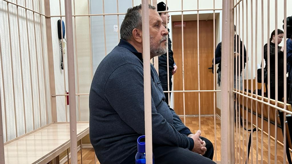 Экс-директора театра «Красный факел» Александра Кулябина отправили под домашний арест