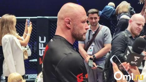 «Дал слово семье и пацанам»: Шлеменко вышел на бой в Омске со сломанной рукой