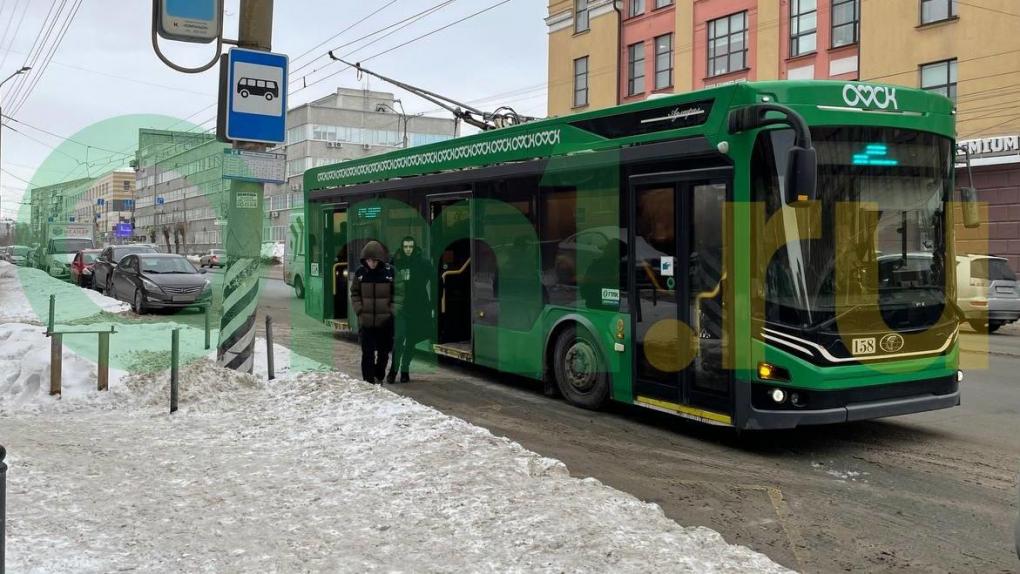 В Омске на ночь закроют троллейбусные маршруты