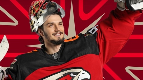 Омский голкипер Демченко второй раз признан лучшим в КХЛ