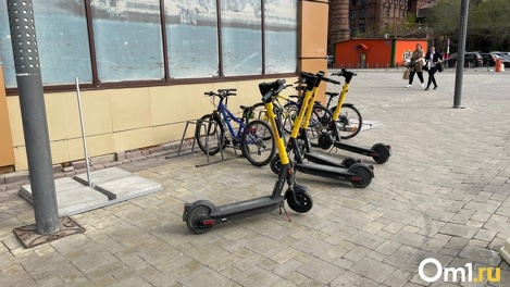 У омской мэрии есть «сюрприз» для электросамокатчиков – им готовят ограничения