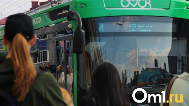Безналичная оплата проезда в омском транспорте с 1 июля станет выгоднее