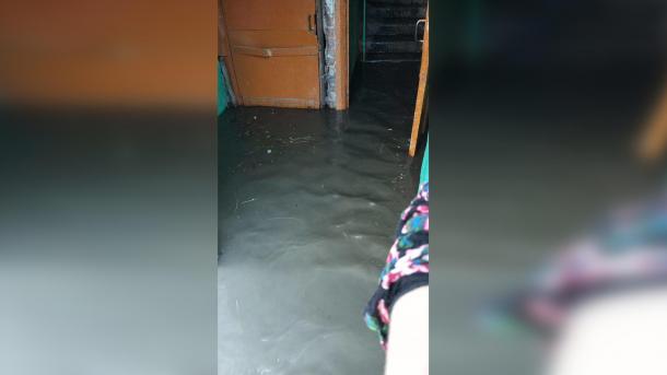 На Старой Московке дождь заблокировал подъезд