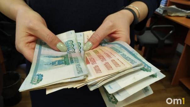 Омичке отказали в пособии на ребёнка из-за автомобиля, который та продала