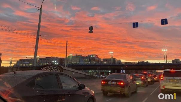 В Омске из-за погодных условий выросли цены на такси