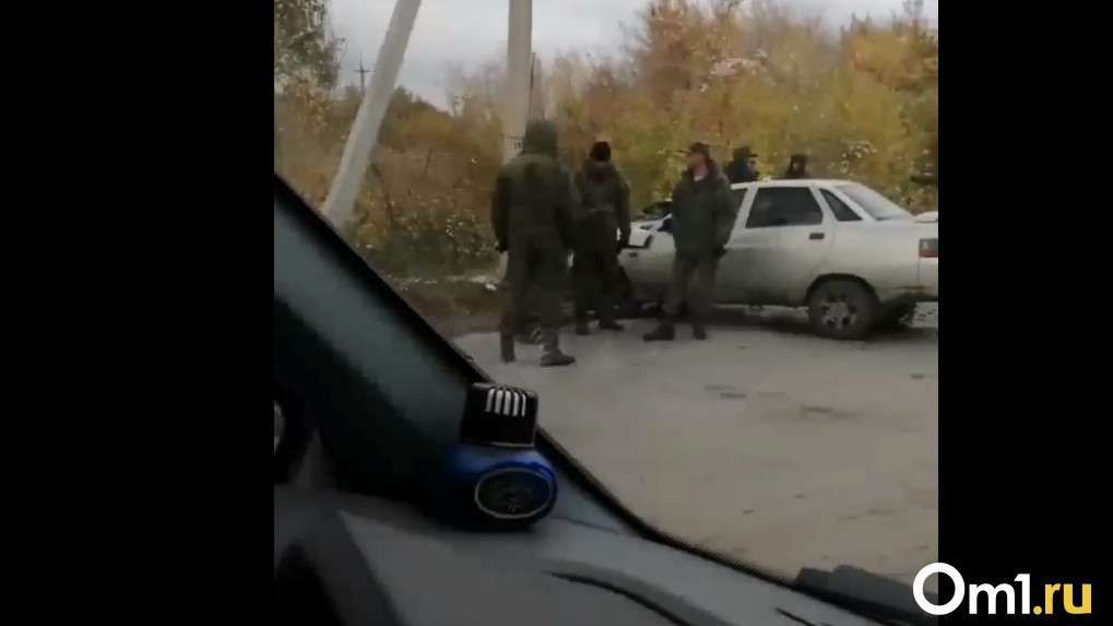 В посёлке Светлый под Омском произошла авария с участием военных