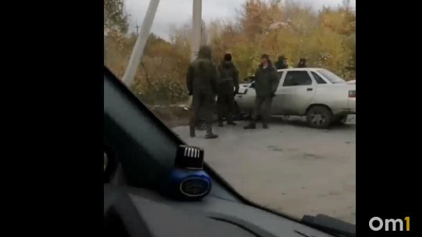 В посёлке Светлый под Омском произошла авария с участием военных