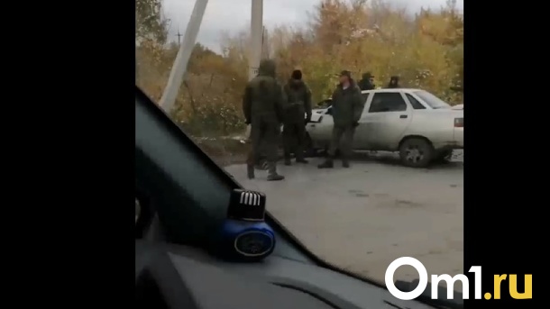 В посёлке Светлый под Омском произошла авария с участием военных