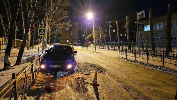 В Омске на переходе у школы сбили ребёнка