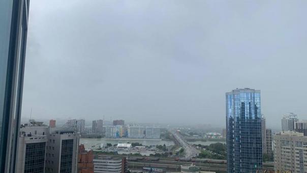 Новосибирск накрыл туман и дождь: ухудшение видимости на левом берегу