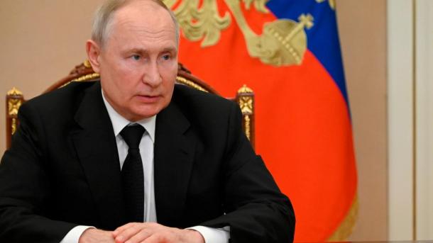 Путин подарил Ким Чен Ыну российский автомобиль