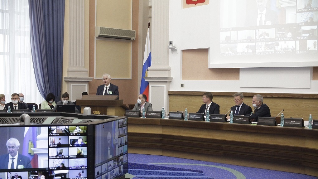 Мэра Новосибирска повторно выбрали вице-президентом Ассоциации сибирских и дальневосточных городов