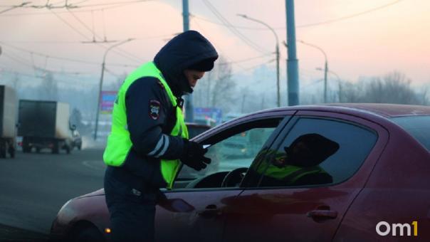 В Омске остановили пьяного водителя, который отвозил сына в детский сад