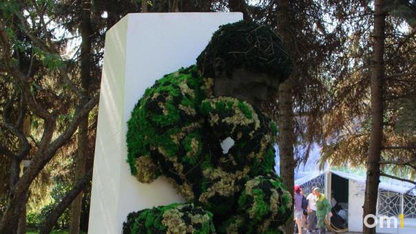 Охранникам омской выставки «Флора» готовы заплатить больше миллиона рублей