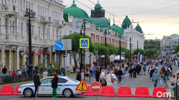 «Зеркальные люди», кардиотренировки и караоке: чем заняться на Любинском проспекте в эти выходные