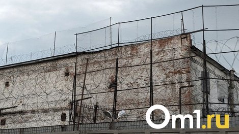 Омич может сесть на 5 лет за кражу шоколада и консервированной сельди