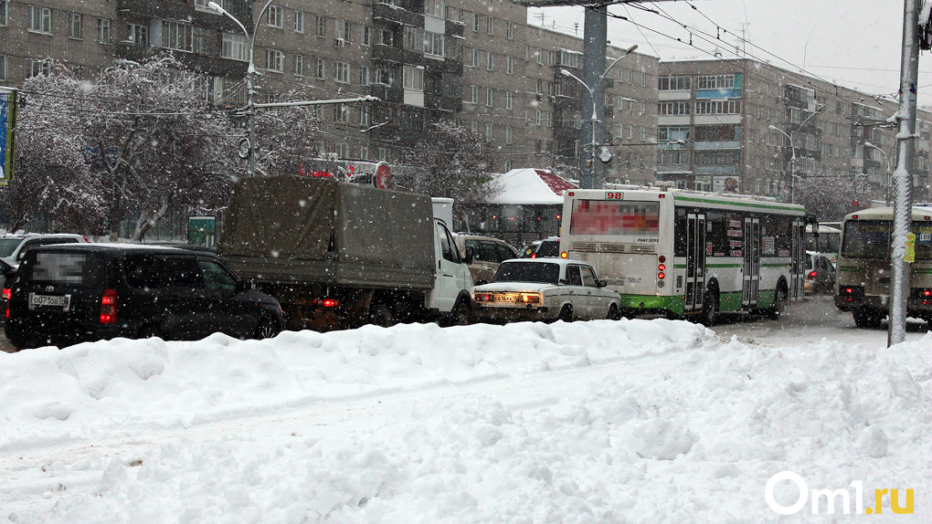 Дикие пробки сковали Новосибирск днём 17 декабря (карта)